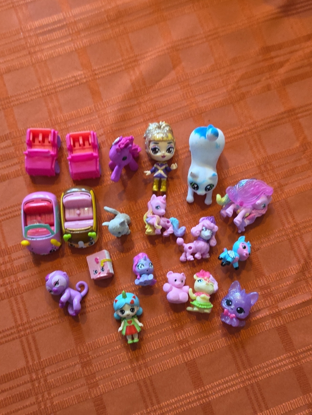 Hatchimals-Shopkins-Barbie Small Toy 18 Piece Lot